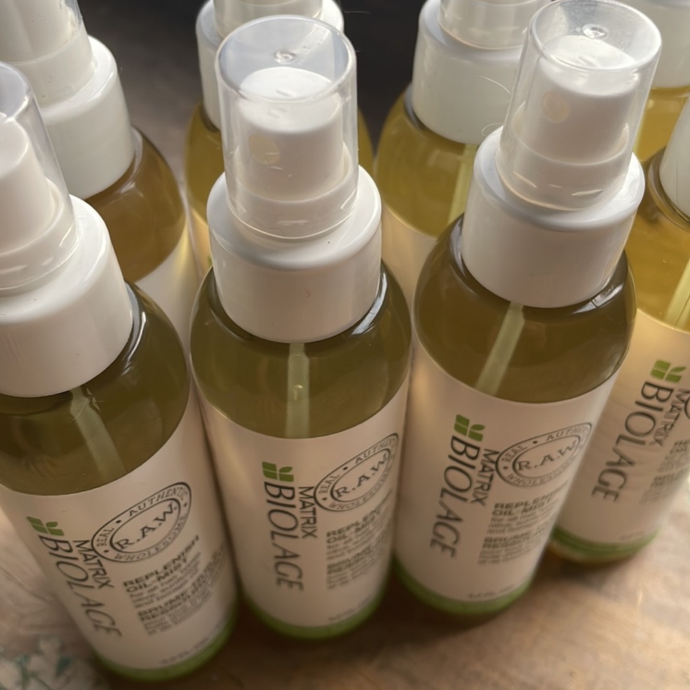 MATRIX BIOLAGE R.A.W. REPLENISH OIL MIST HAIR AND BEAUTY - Picture 6 of 6
